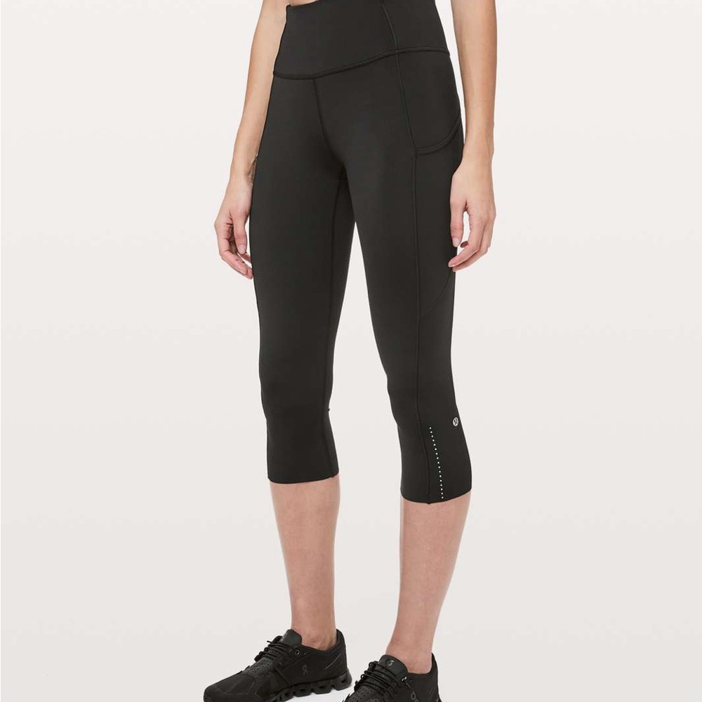 Lululemon Fast and Free Black Cropped Leggings 19”